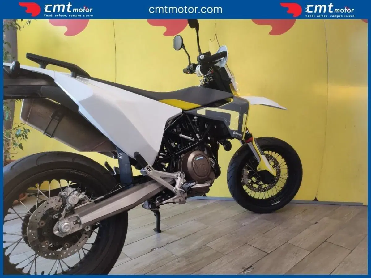 Husqvarna 701 Supermoto (2022) (8)
