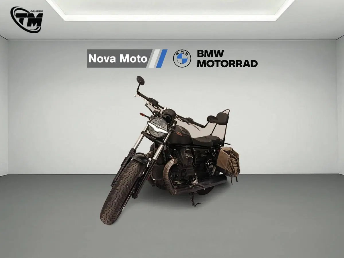 Moto Guzzi V9 Bobber (2021 - 25) (2)