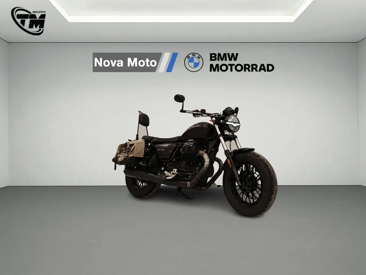 Moto Guzzi V9 Bobber (2021 - 25) (4)