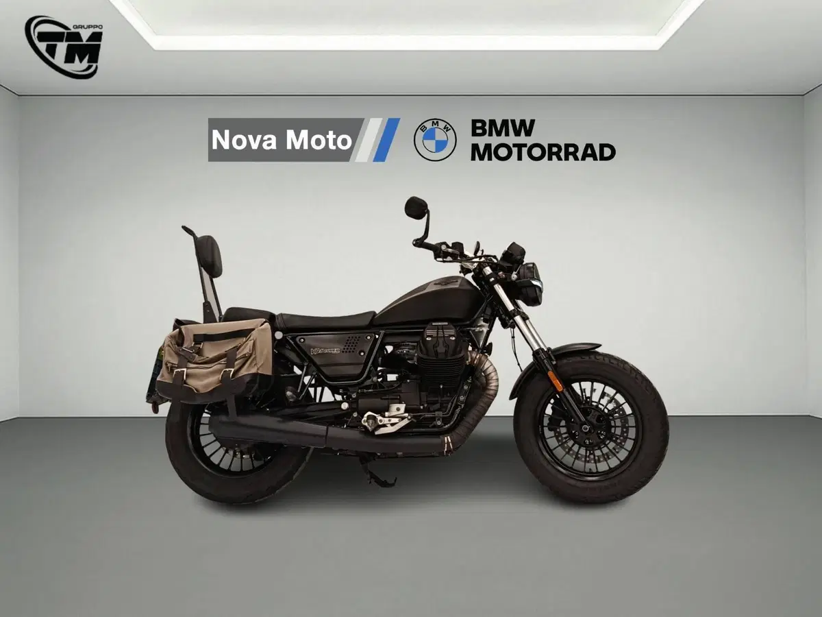 Moto Guzzi V9 Bobber (2021 - 25) (5)