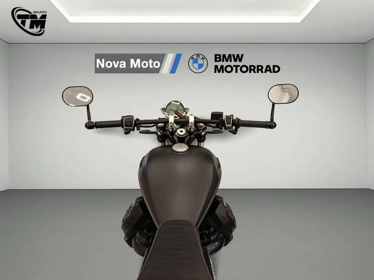 Moto Guzzi V9 Bobber (2021 - 25) (8)