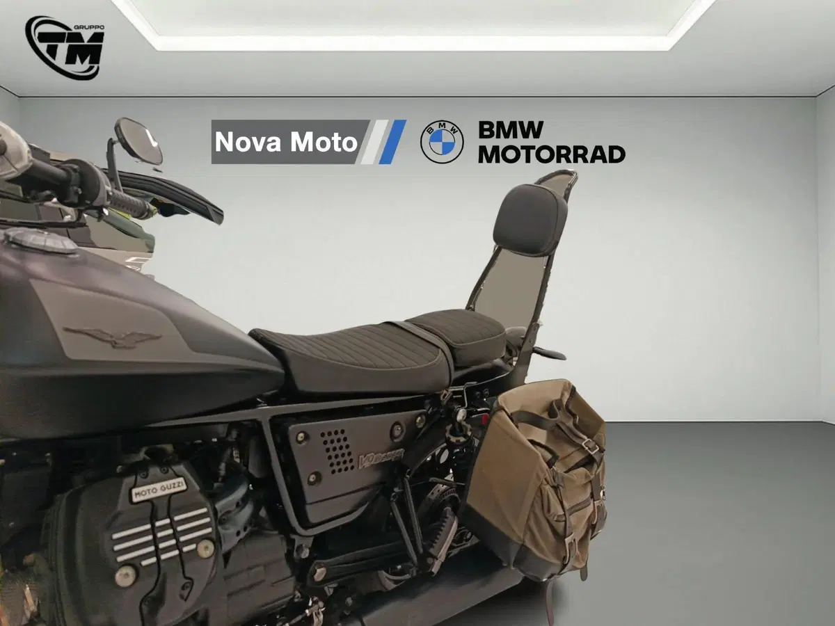 Moto Guzzi V9 Bobber (2021 - 25) (14)