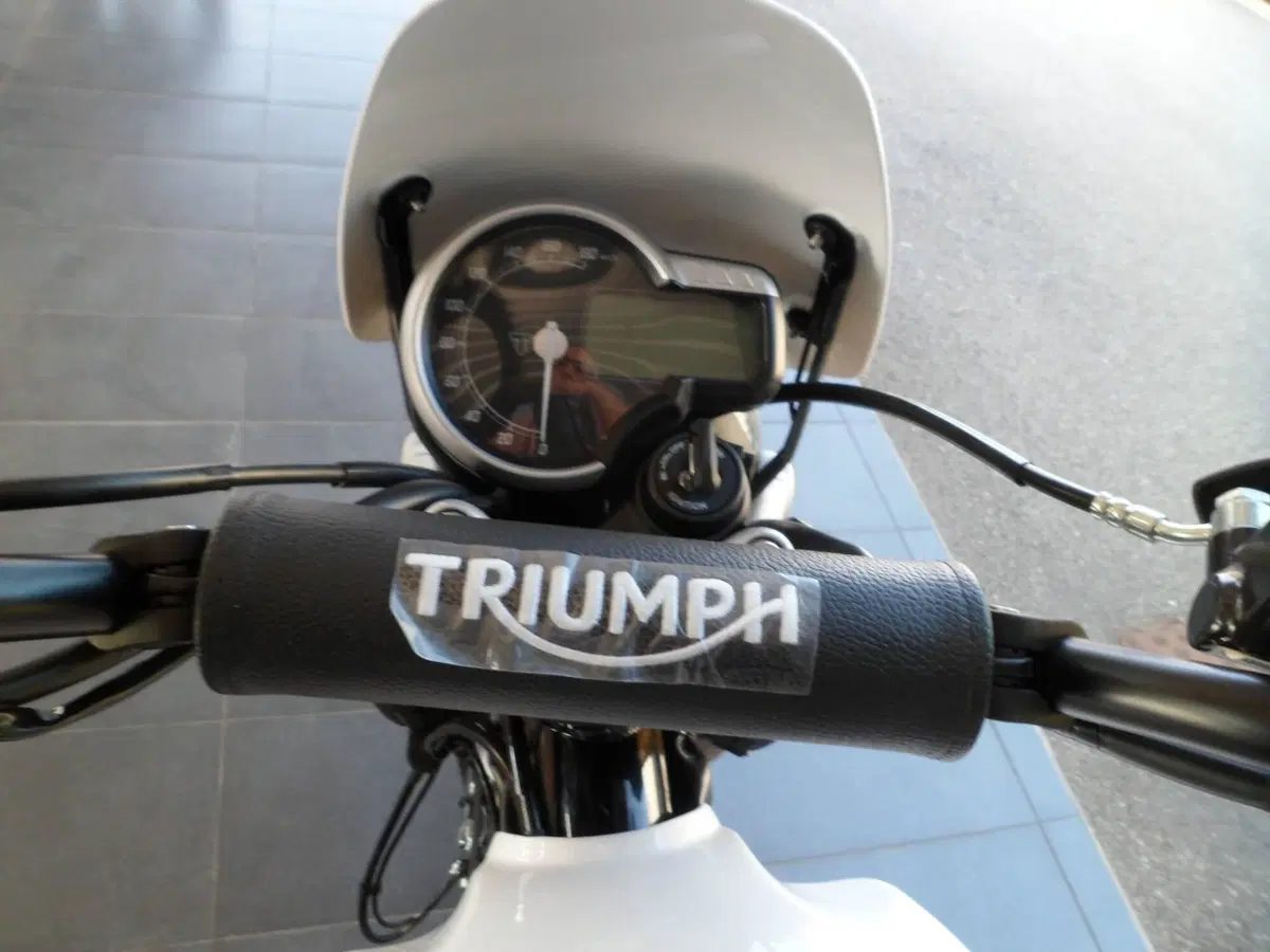 Triumph Scrambler 400 XC (2025 - 26) (6)