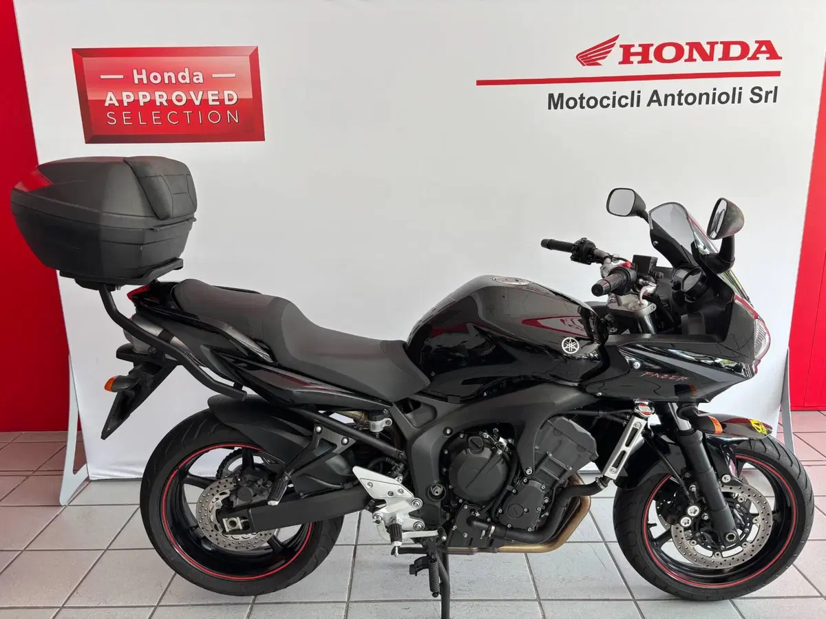 Yamaha FZ6 Fazer (2004 - 07)