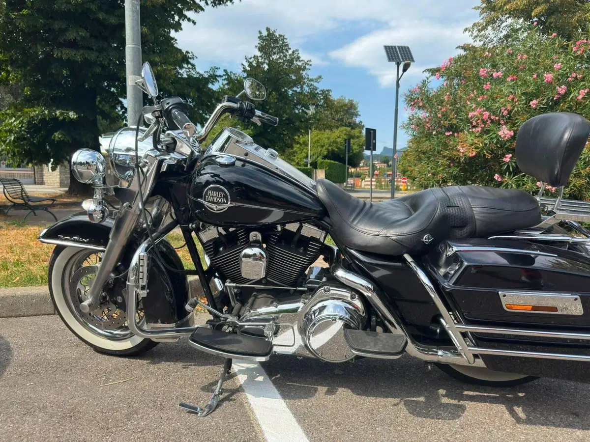 Harley-Davidson 1584 Road King Classic (2007 - 10) - FLHRC (4)
