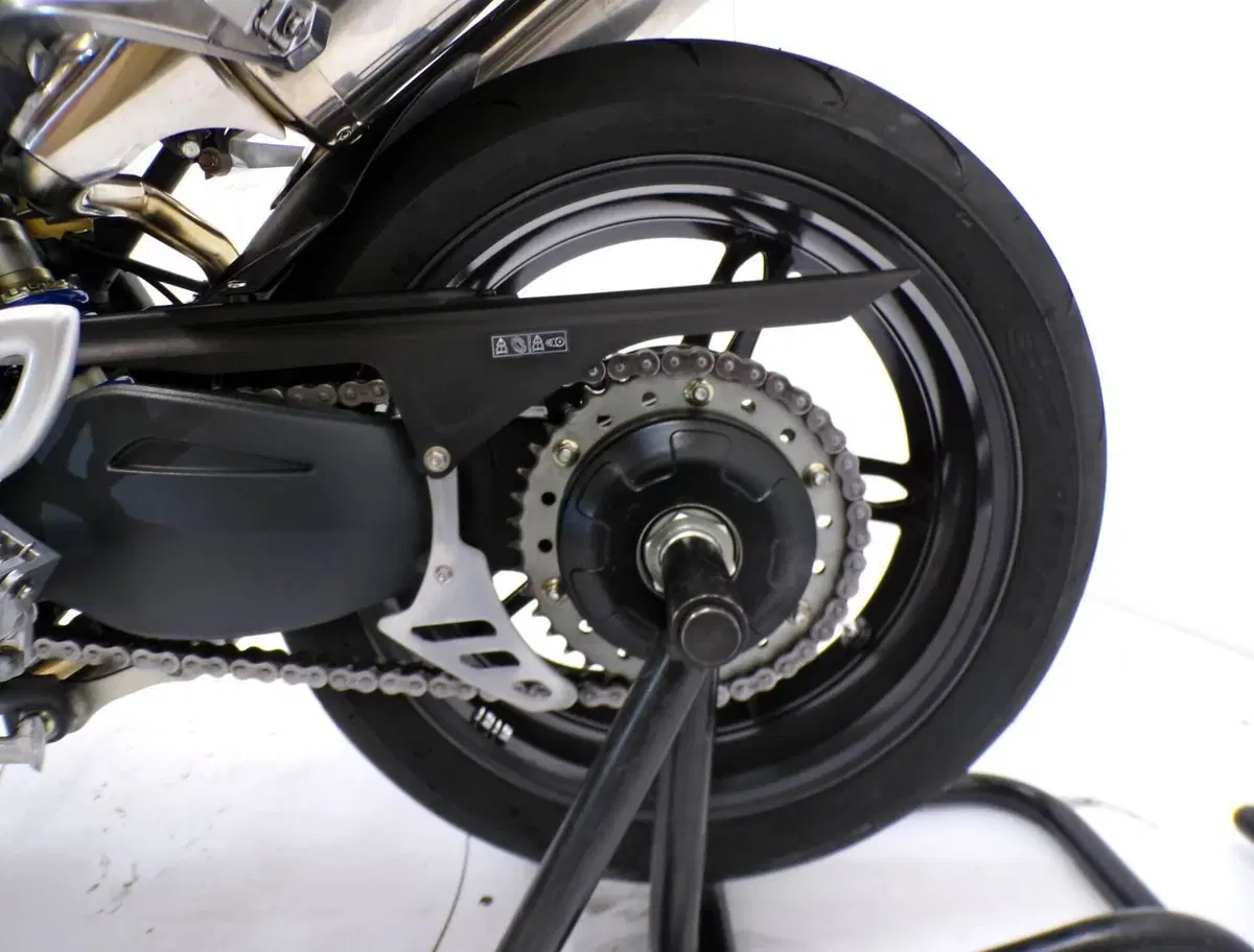 Triumph Speed Triple 1050 (2005 - 11) (11)
