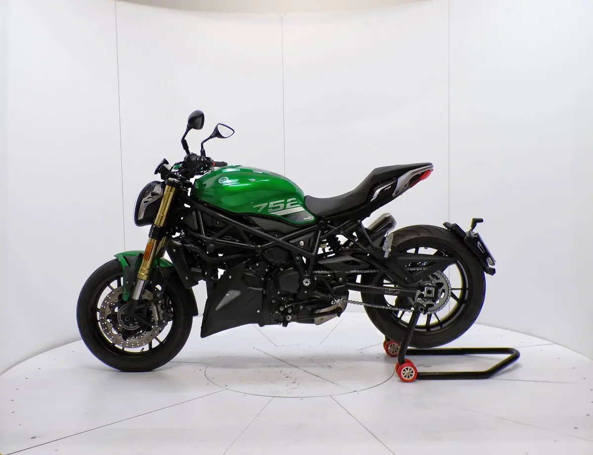 Benelli 752 S (2022 - 25) (4)
