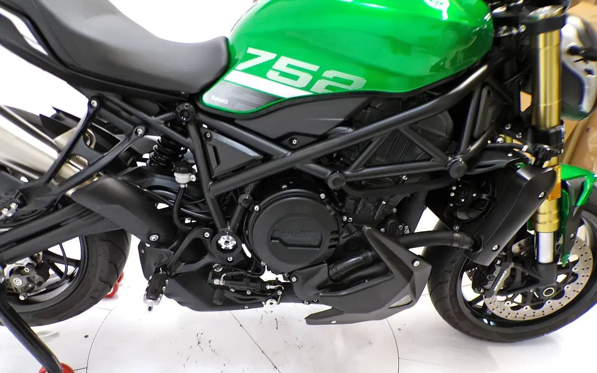 Benelli 752 S (2022 - 25) (8)