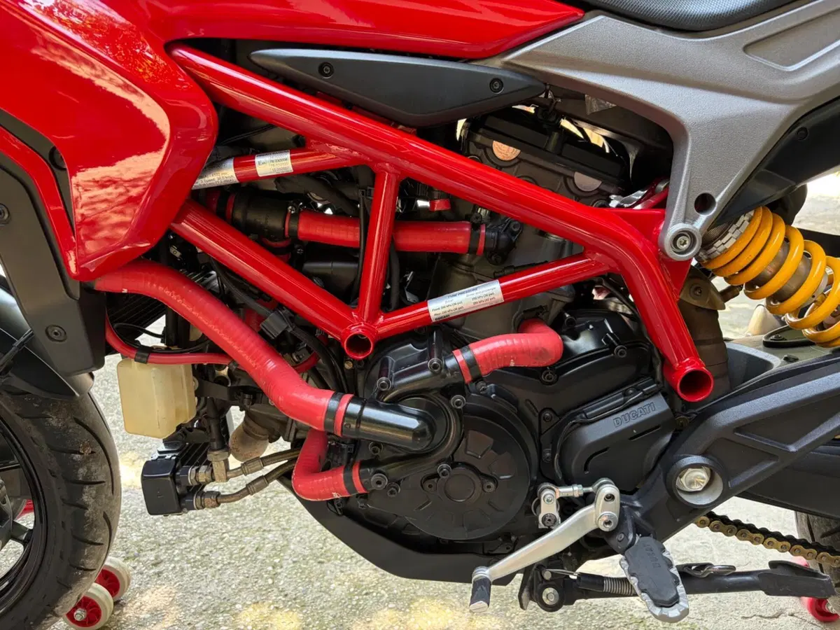 Ducati Hypermotard 939 (2016 - 18) (8)