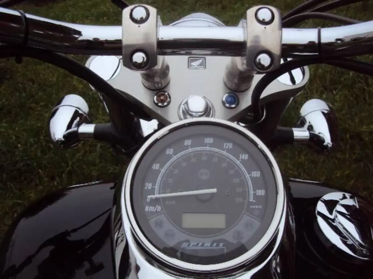 Honda VT 750 Shadow Spirit (9)
