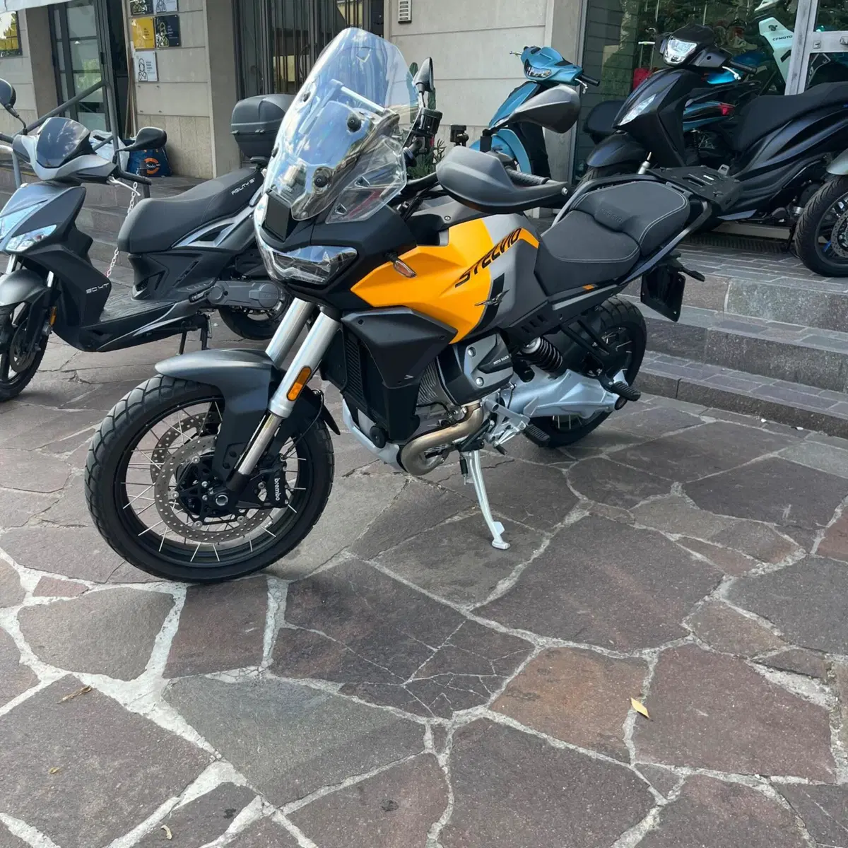 Moto Guzzi Stelvio PFF (2024 - 26) (2)