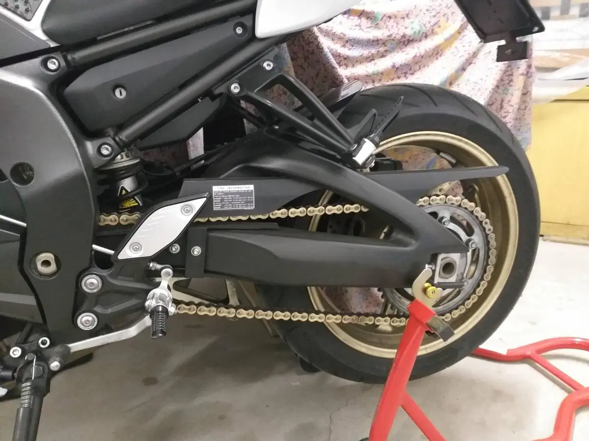 Yamaha FZ8 ABS (2010 - 13) (3)