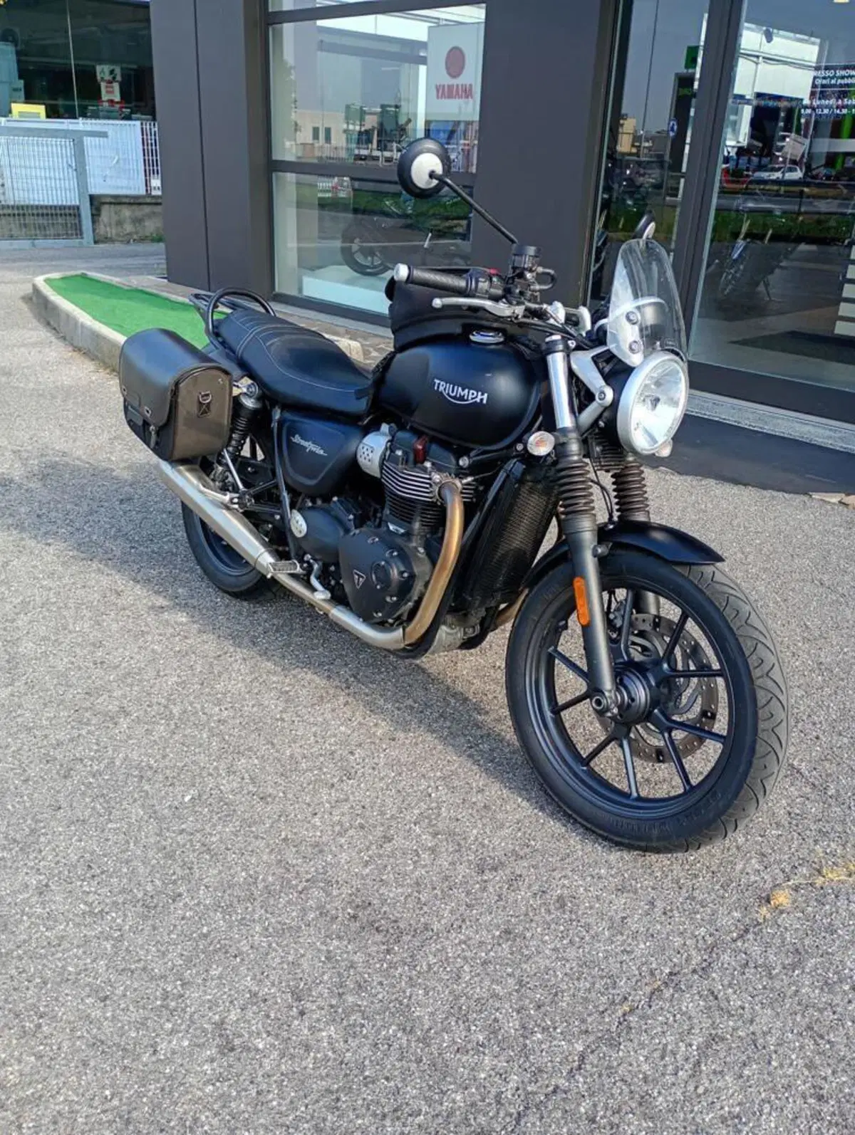 Triumph Street Twin 900 (2017 - 18) (2)