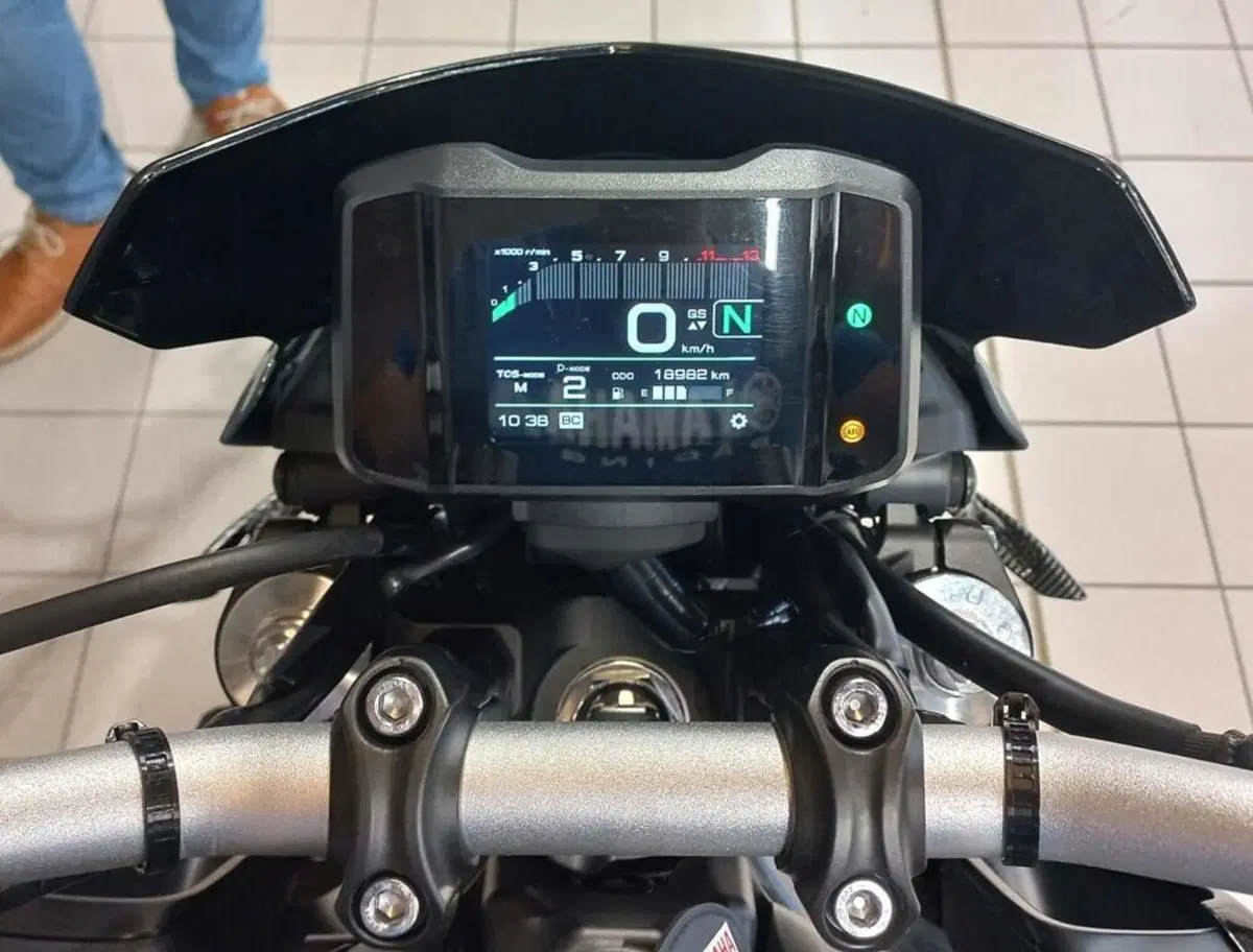 Yamaha MT-09 (2024 - 26) (4)