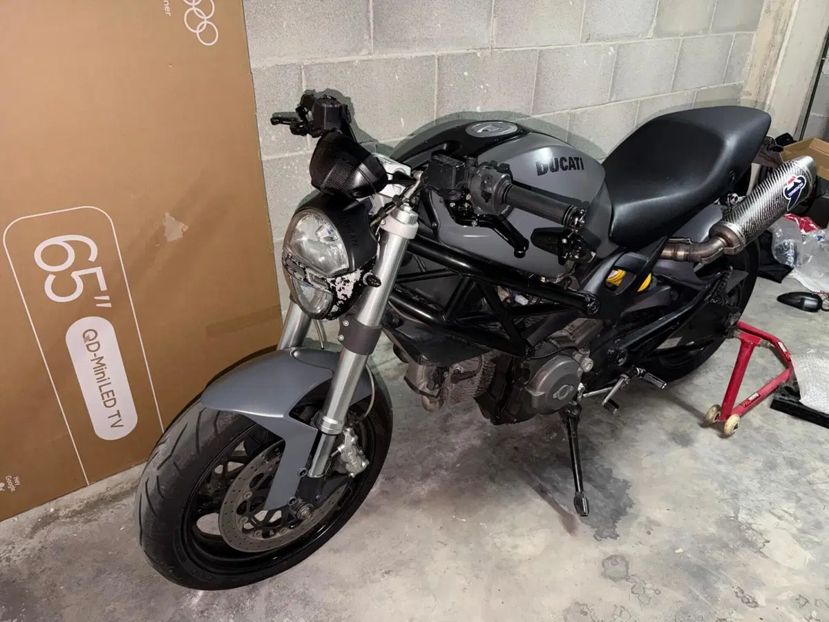 Ducati Monster 696 Plus (2007 - 14) (3)