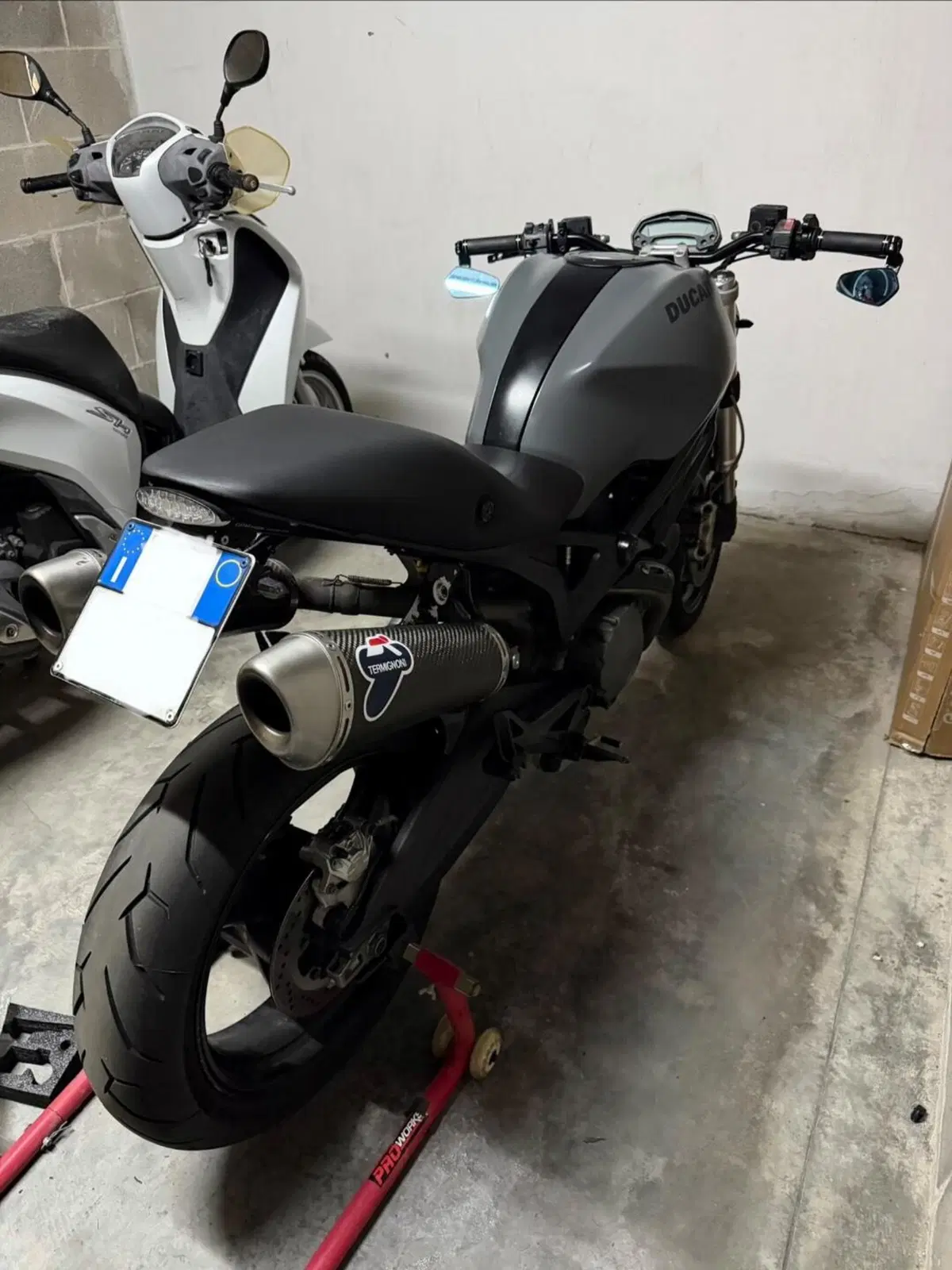 Ducati Monster 696 Plus (2007 - 14) (6)