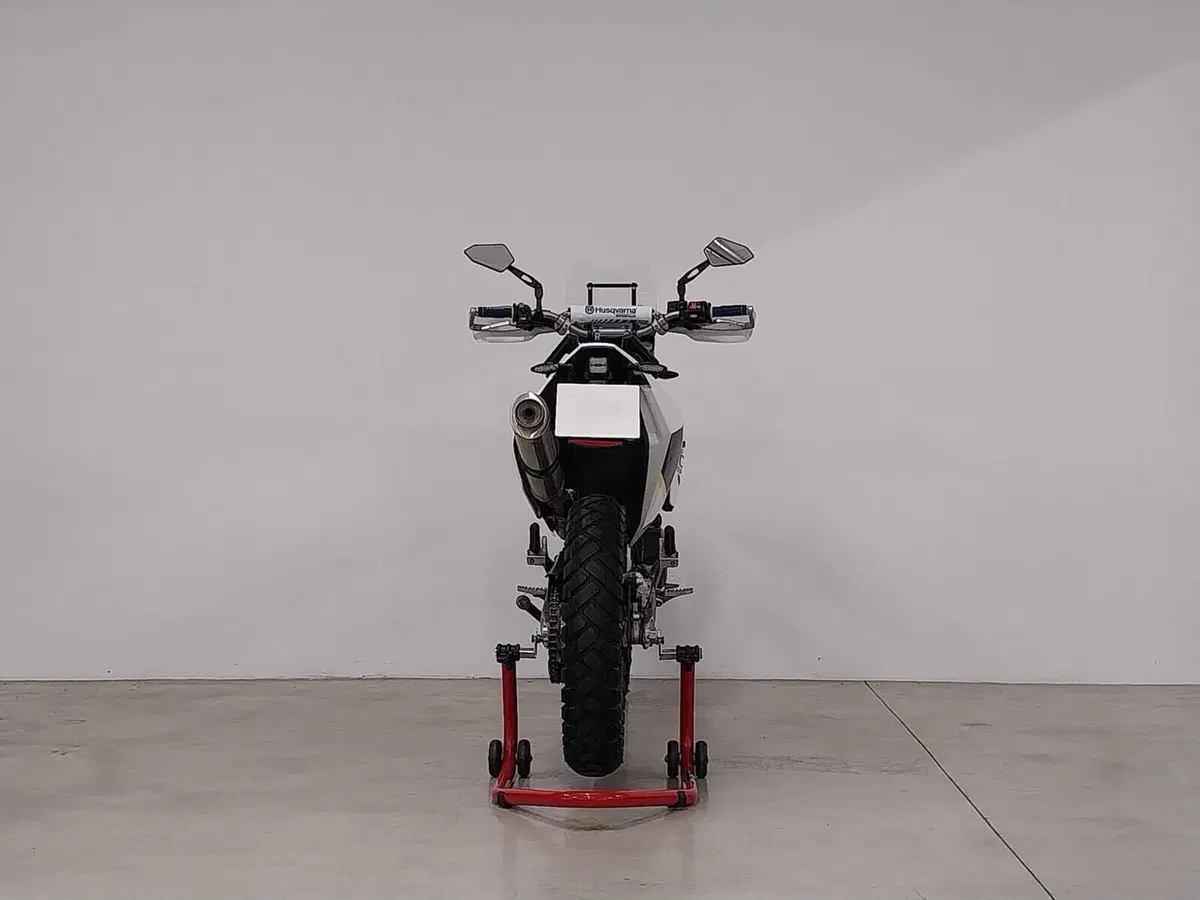 Husqvarna 701 Enduro (2017 - 19) (5)