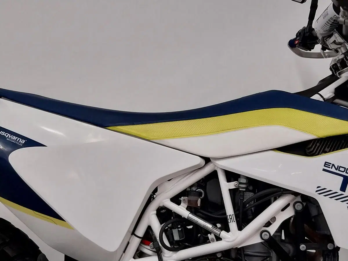 Husqvarna 701 Enduro (2017 - 19) (7)