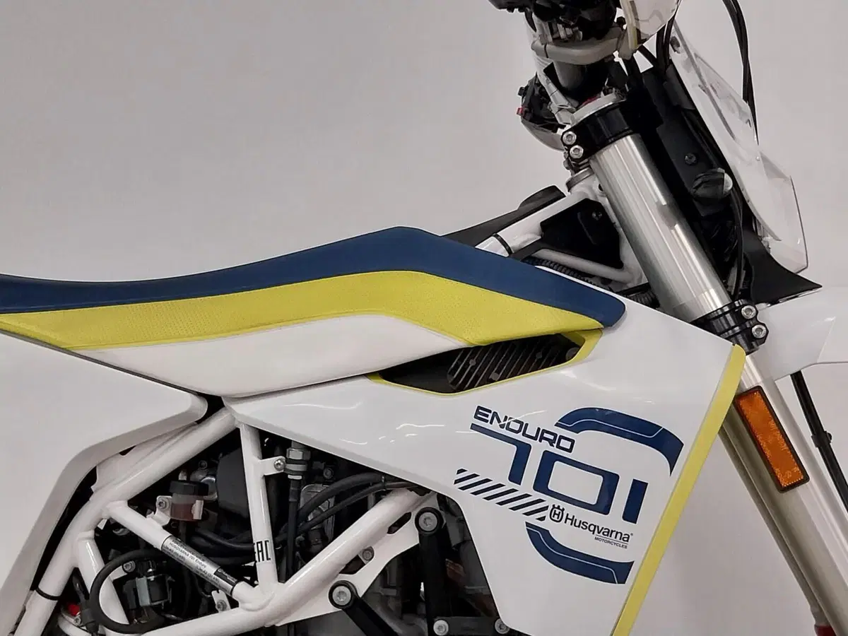 Husqvarna 701 Enduro (2017 - 19) (8)