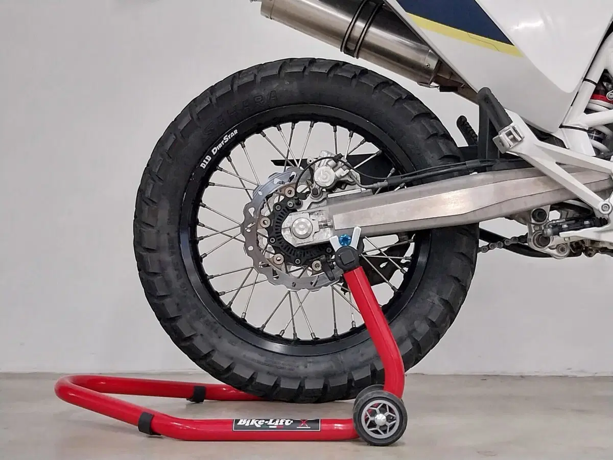 Husqvarna 701 Enduro (2017 - 19) (10)