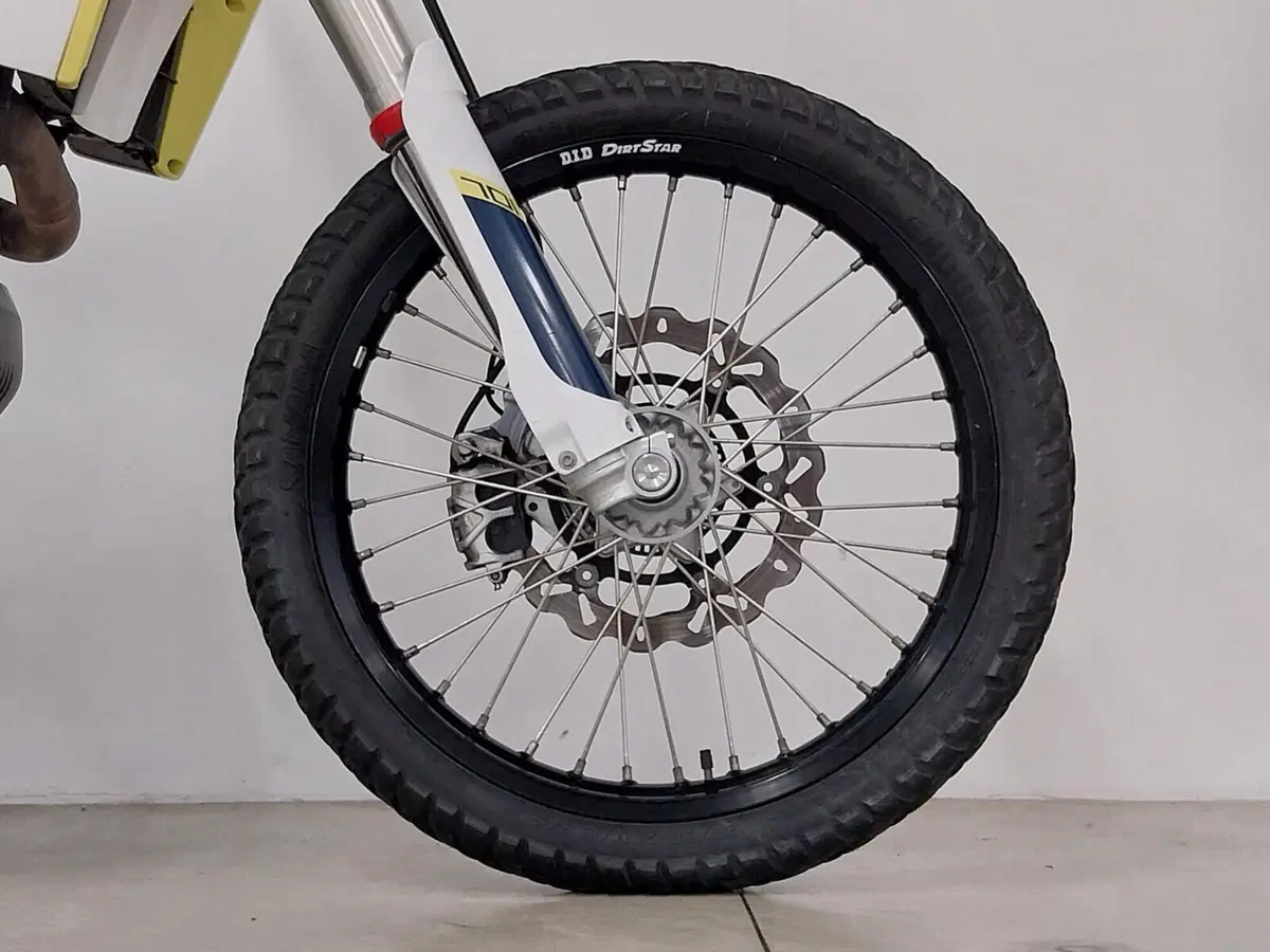 Husqvarna 701 Enduro (2017 - 19) (13)