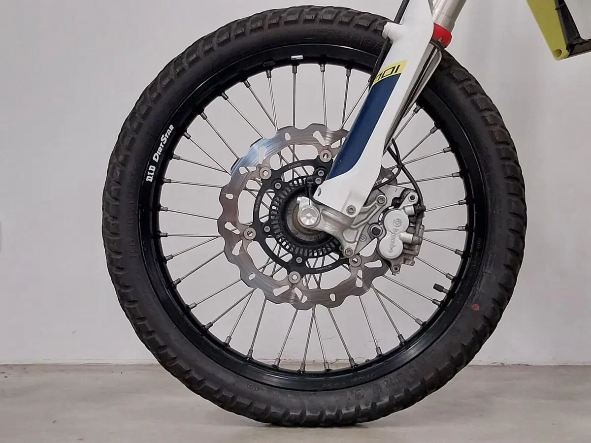 Husqvarna 701 Enduro (2017 - 19) (18)