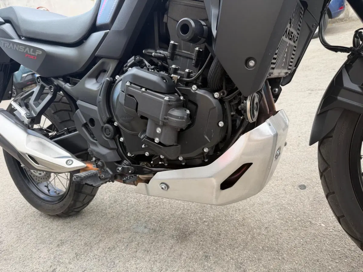 Honda Transalp XL750 (2026) (2)