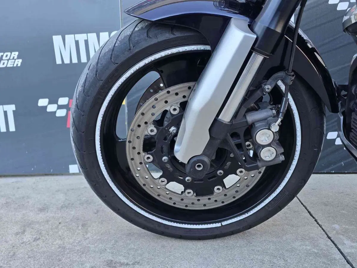 Yamaha MT-01 (2005- 11) (9)