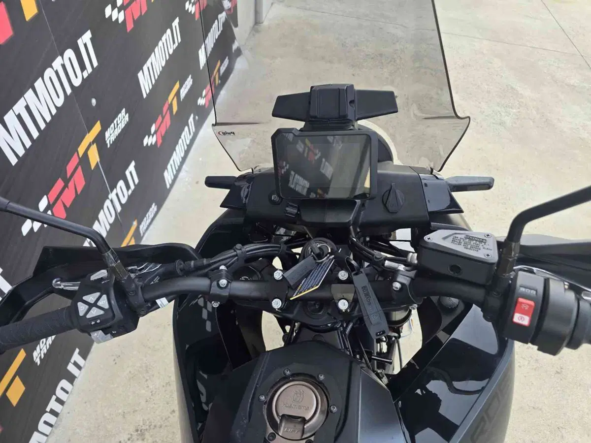 Husqvarna Norden 901 (2022 - 26) (7)