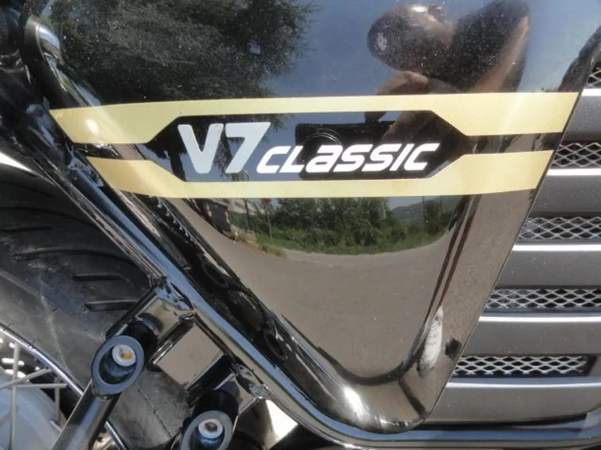 Moto Guzzi V7 Classic (2008 - 12) (9)