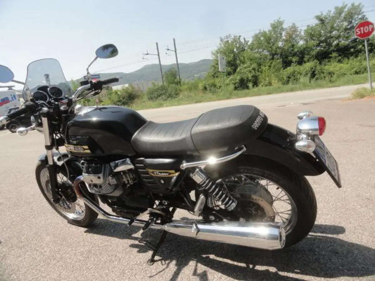 Moto Guzzi V7 Classic (2008 - 12) (6)