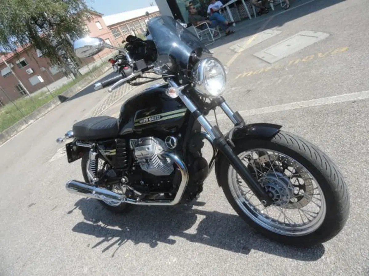 Moto Guzzi V7 Classic (2008 - 12) (2)