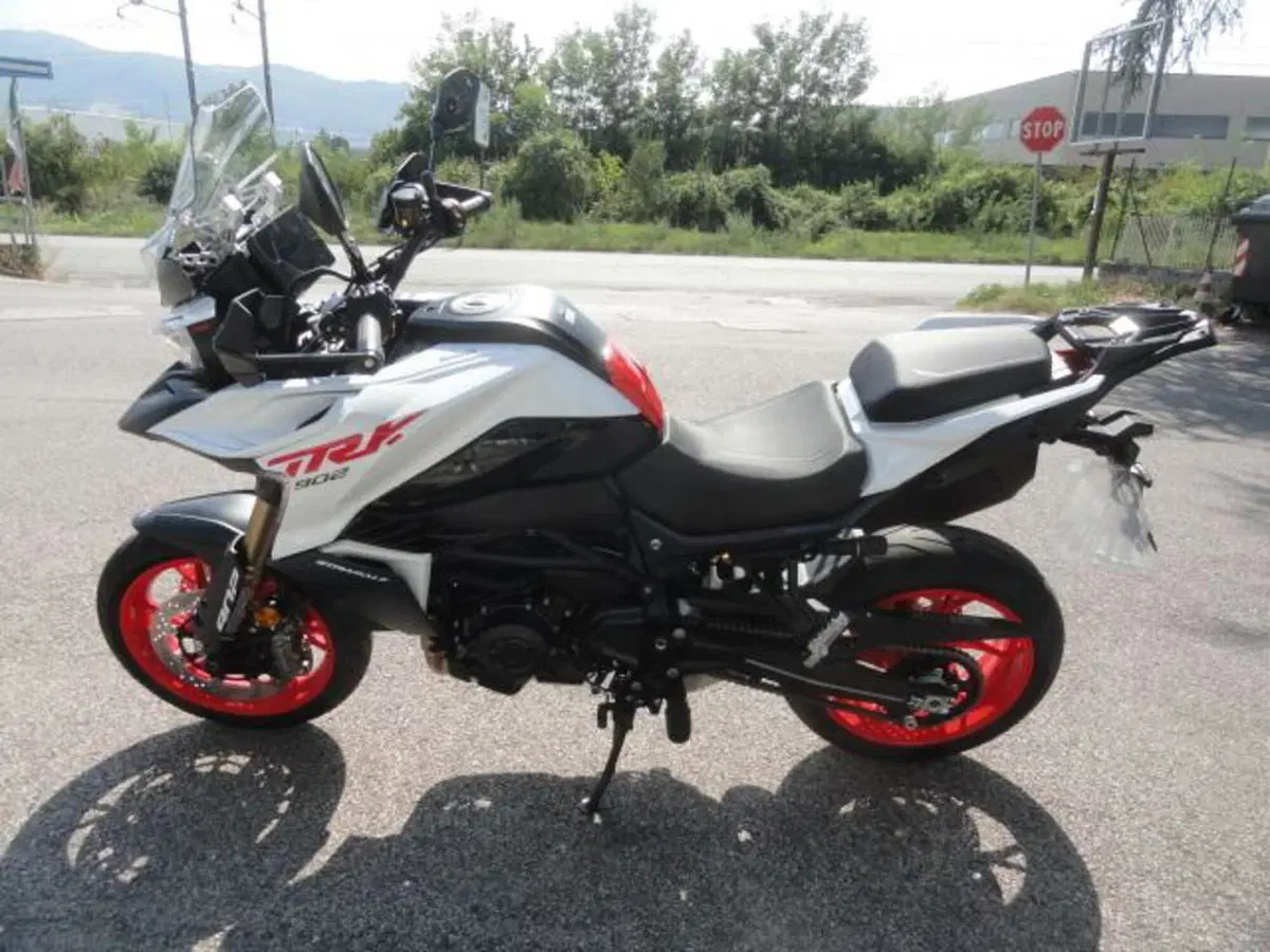 Benelli TRK 902 Stradale (2026) (5)