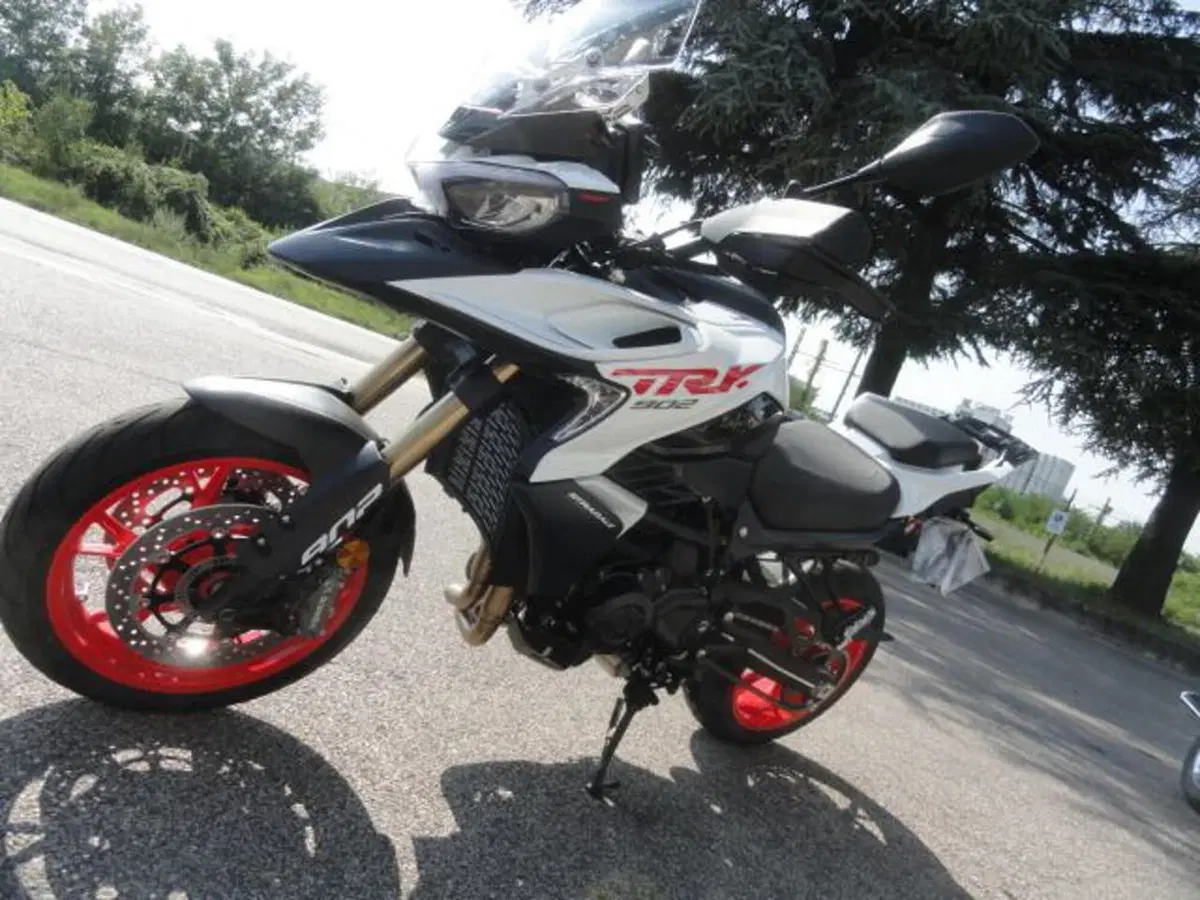 Benelli TRK 902 Stradale (2026) (4)