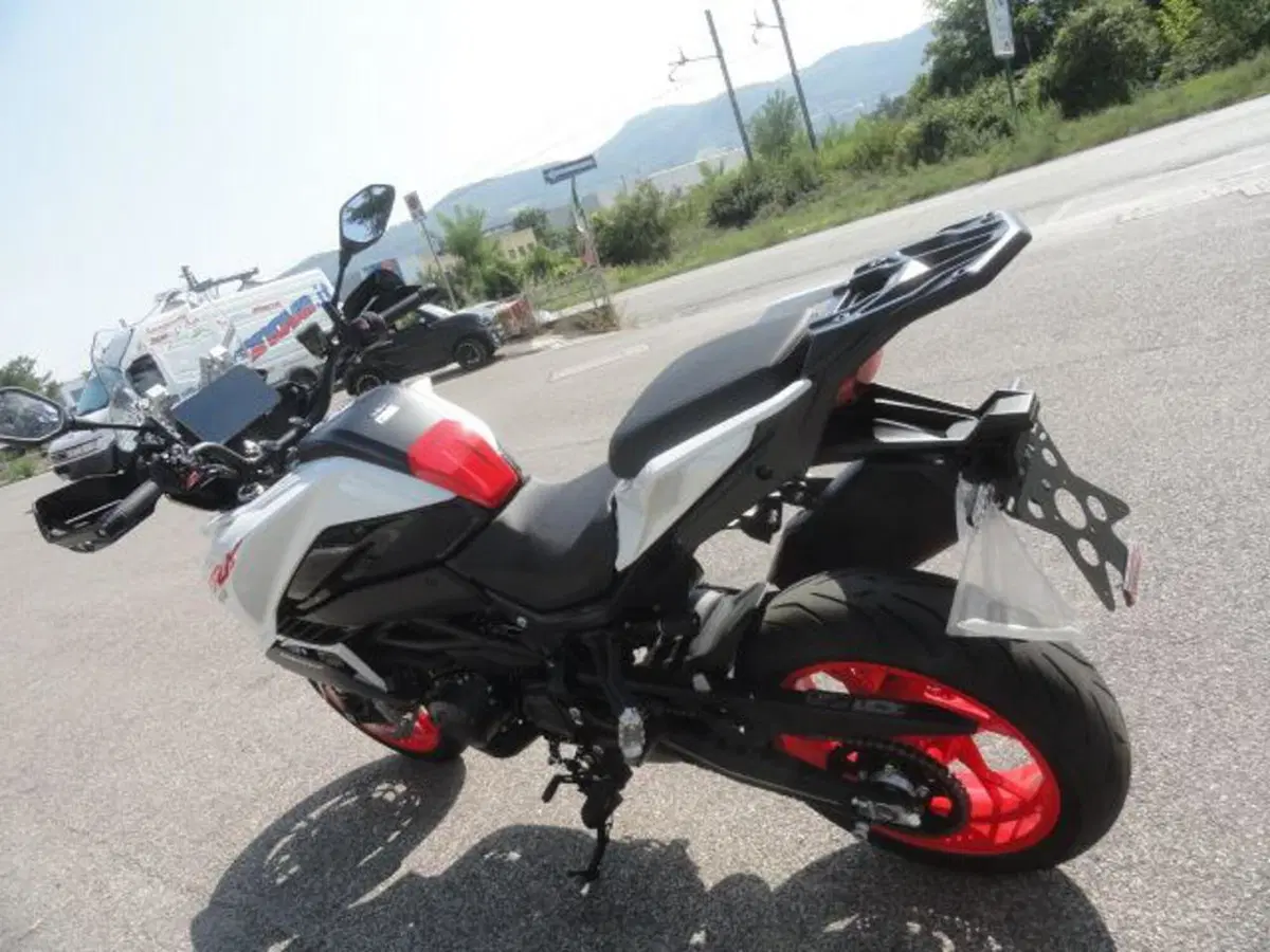 Benelli TRK 902 Stradale (2026) (6)