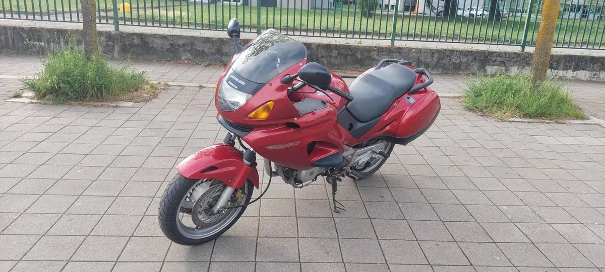 Honda Deauville 650 (1998 - 01) (2)