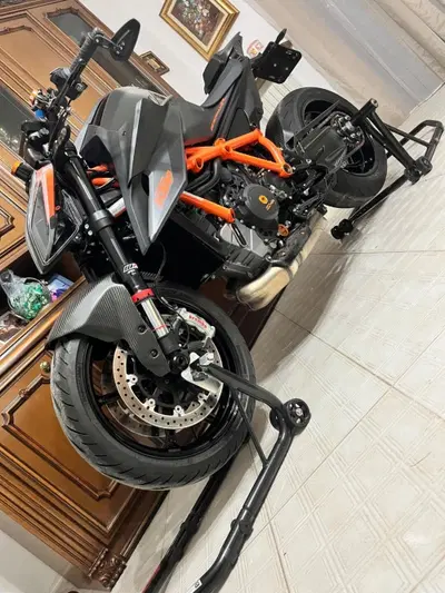 KTM 1290 Super Duke R (2021) usata