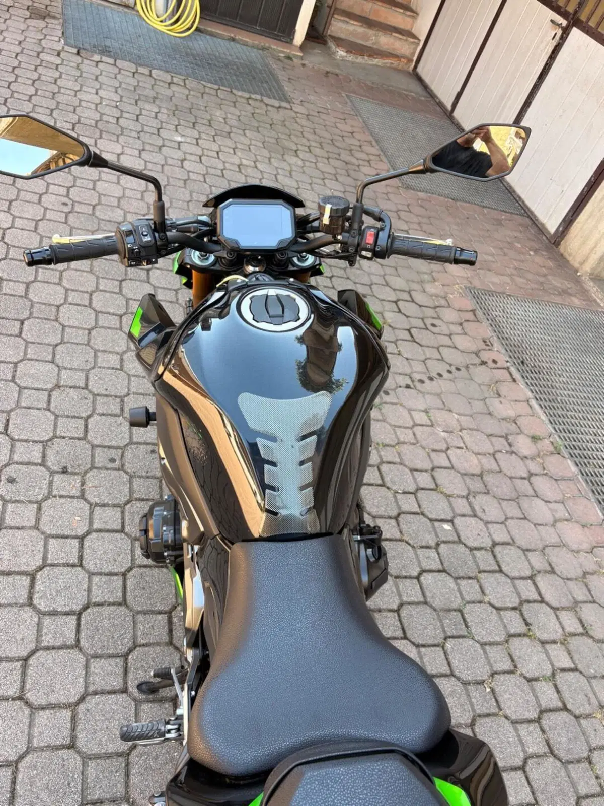Kawasaki Z 900 SE (2022 - 24) (7)