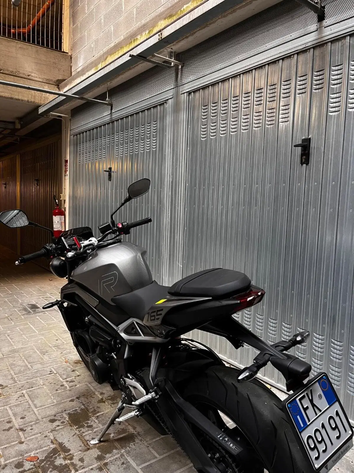 Triumph Street Triple 765 R (2023 - 26) (4)