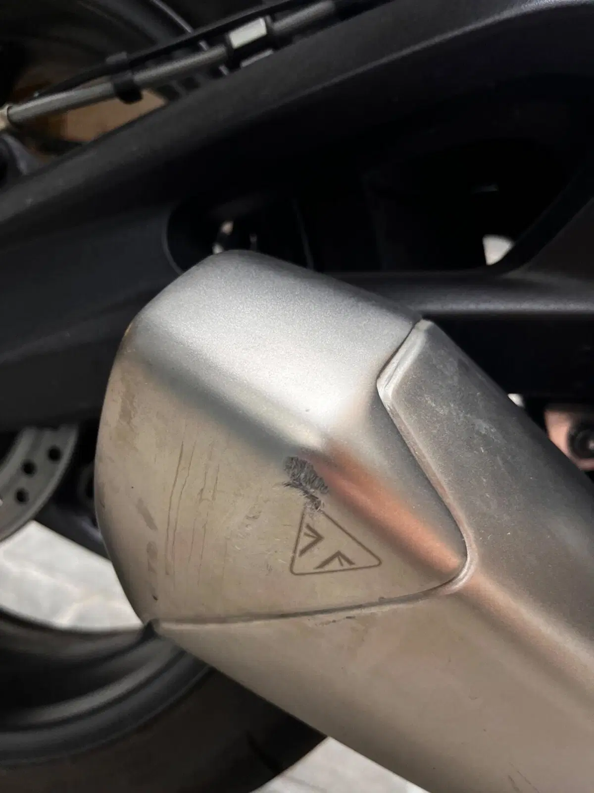 Triumph Street Triple 765 R (2023 - 26) (12)