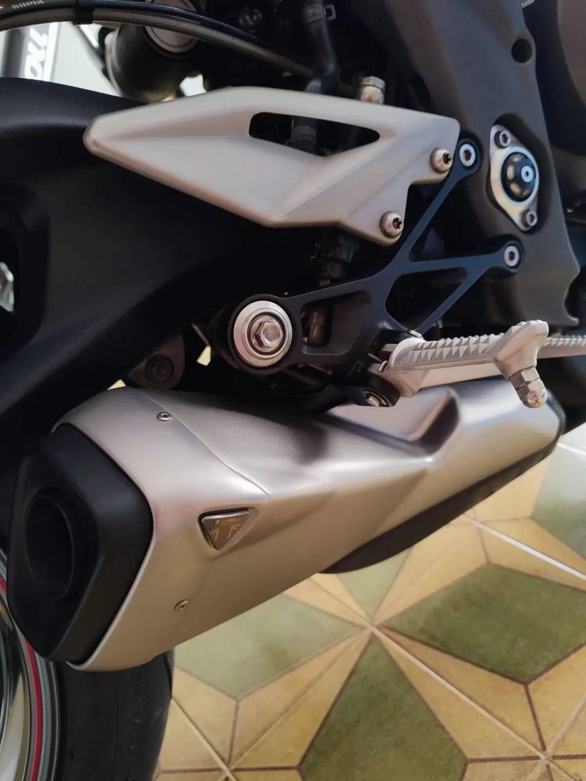 Triumph Street Triple R (2020 - 22) (11)