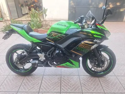 Kawasaki Ninja 650 KRT (2020) usata