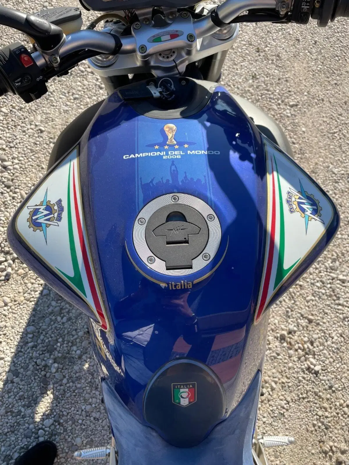 MV Agusta Brutale 910 R (2006 - 11) (2)