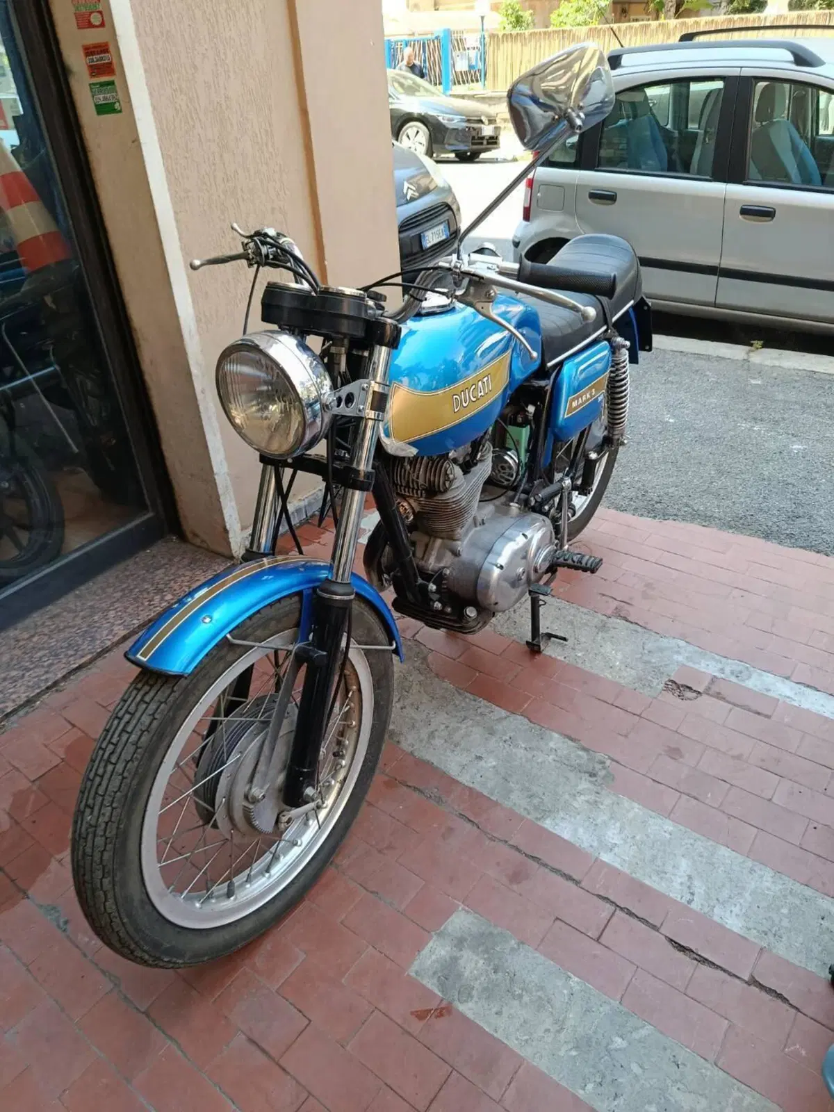 Ducati 350 Mark III (2)