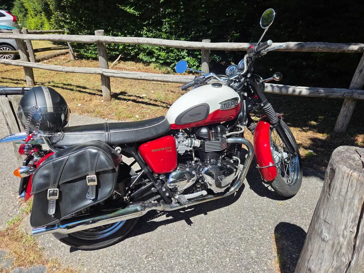 Triumph Bonneville (2007 - 16) (2)