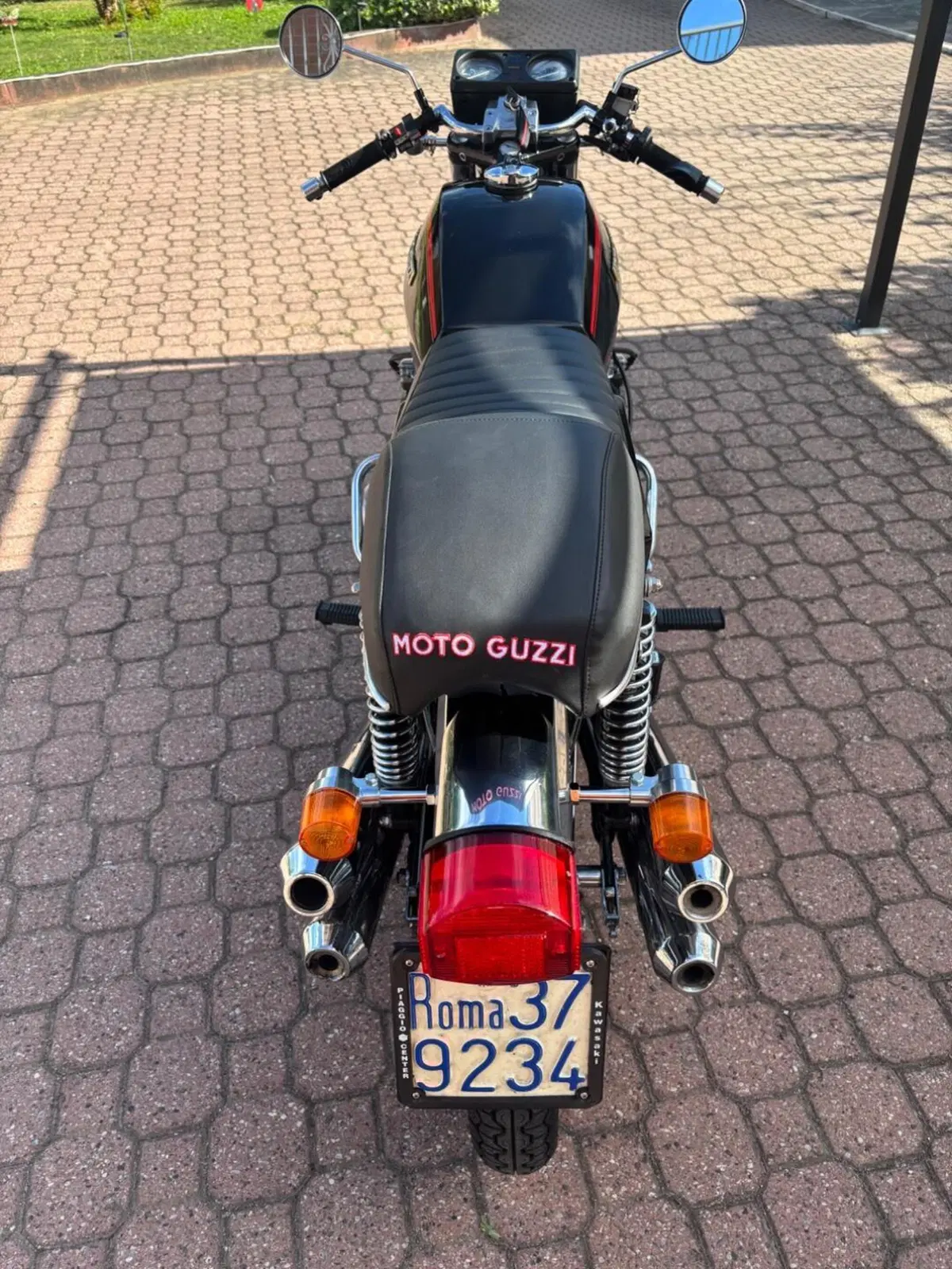 Moto Guzzi 400 GTS (3)