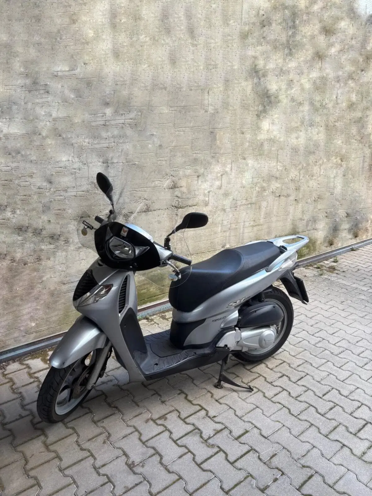 Honda SH 150i (2005 - 08) (2)