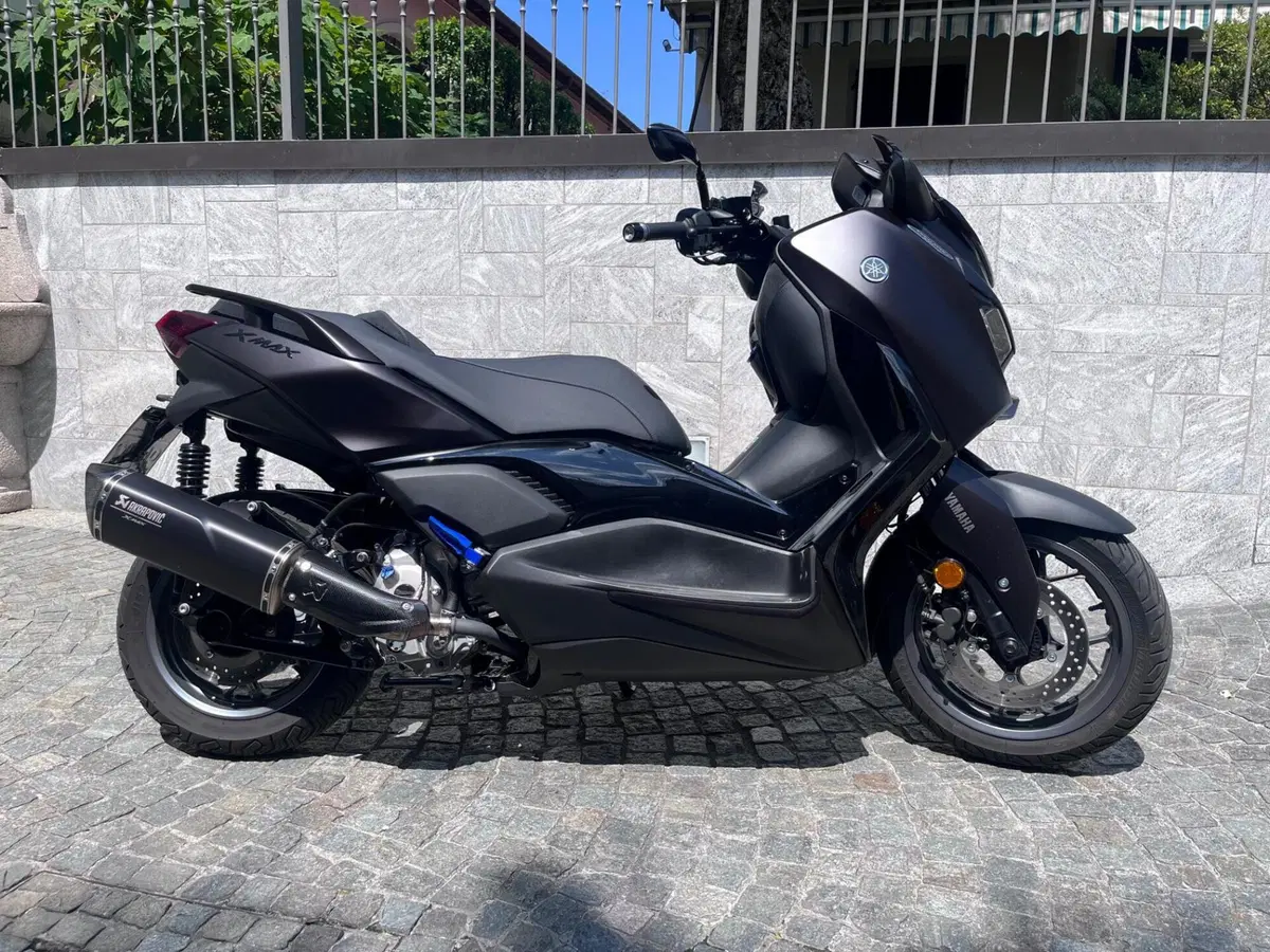 Yamaha X-Max 300 Tech Max+ (2025 - 26) (2)