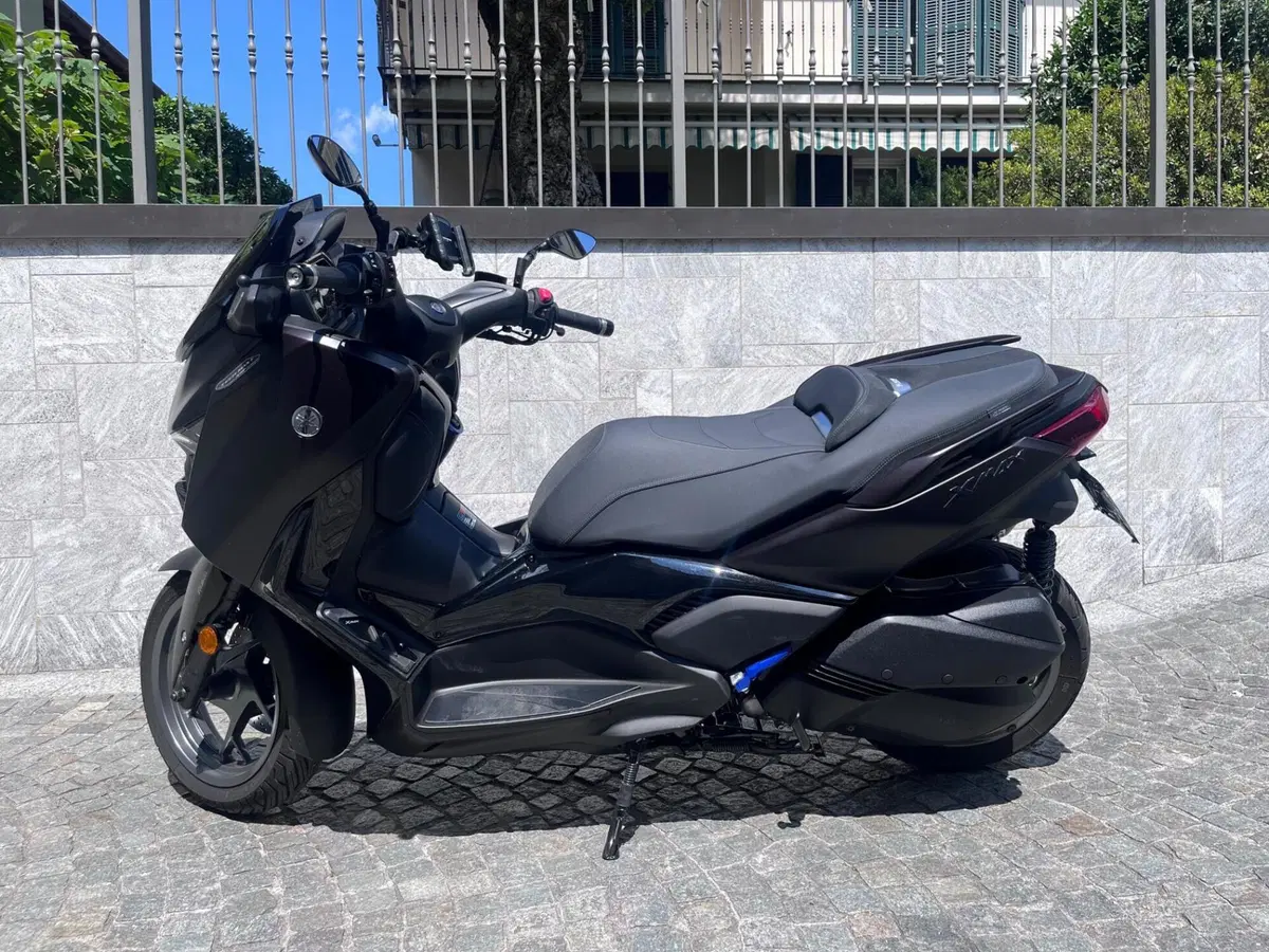 Yamaha X-Max 300 Tech Max+ (2025 - 26) (3)