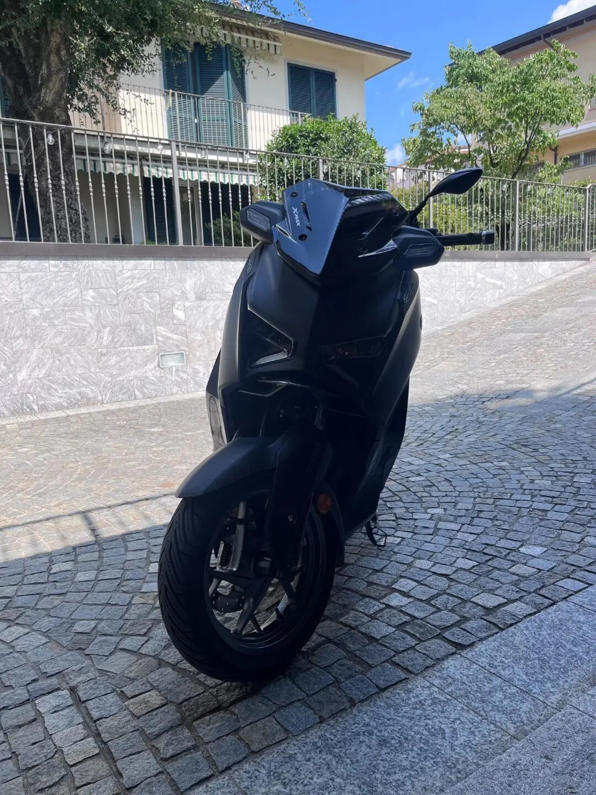 Yamaha X-Max 300 Tech Max+ (2025 - 26) (4)